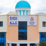 Internships vs Online Courses: What Matters More!